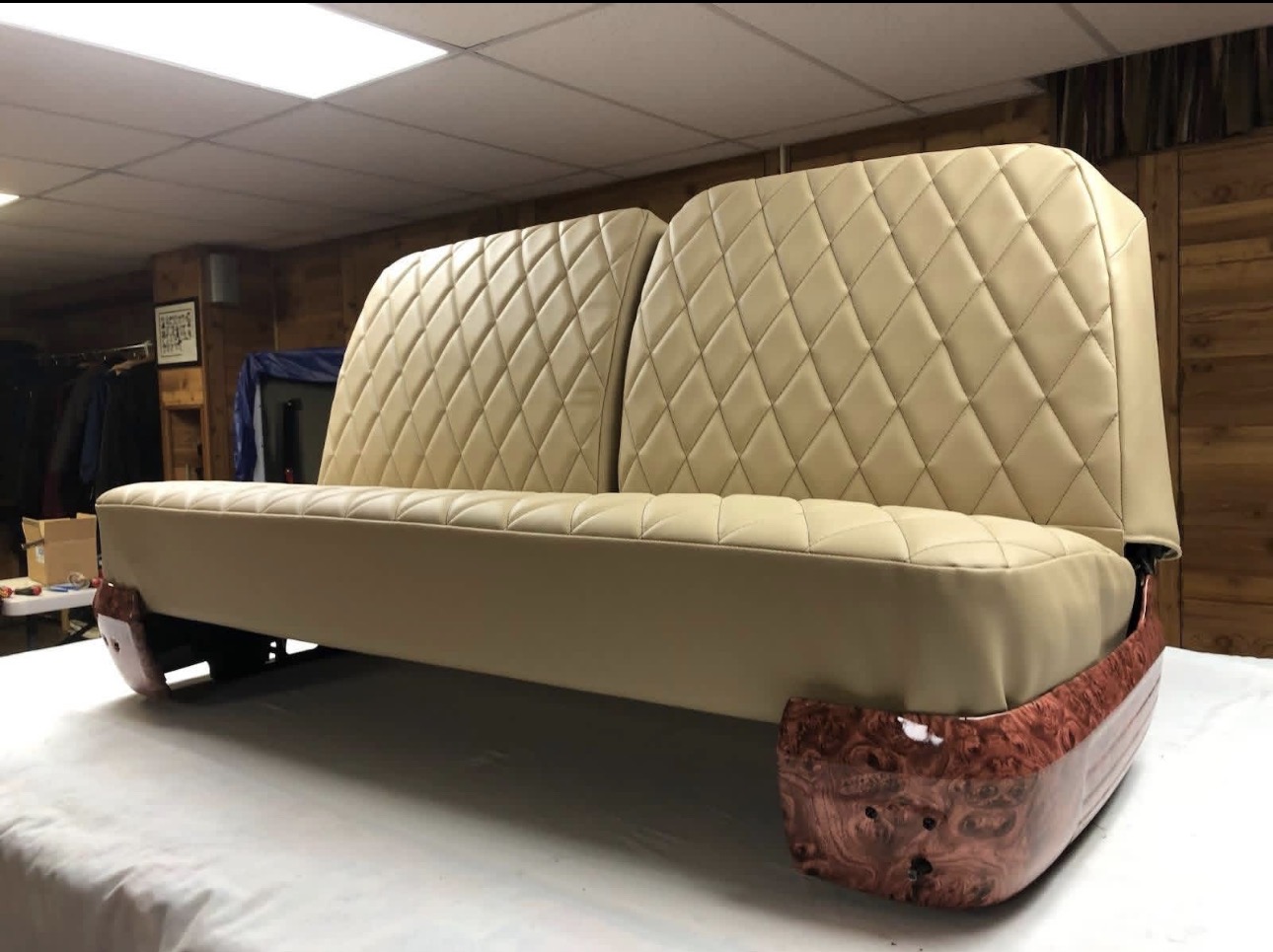 Bench Seat · Burlwood Trim